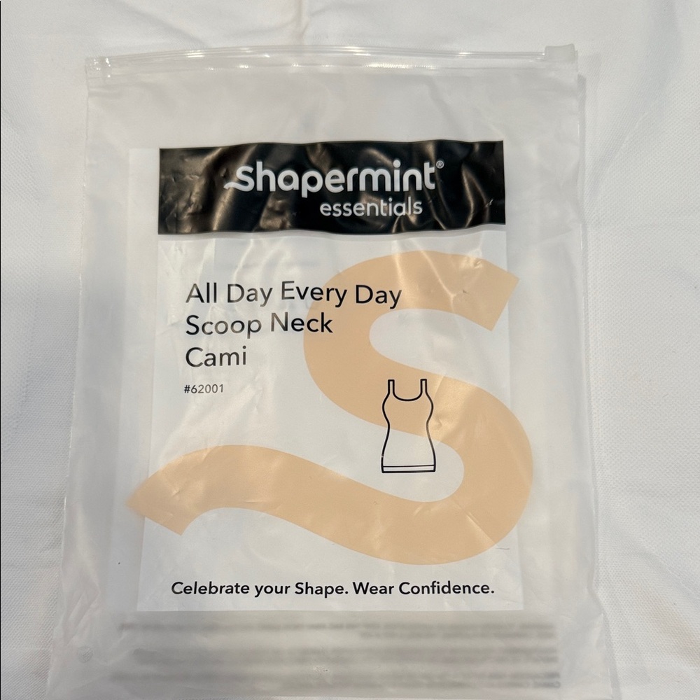 NWT Shapermint Essentials All Day Every Day Scoop Neck Cami - Classic White